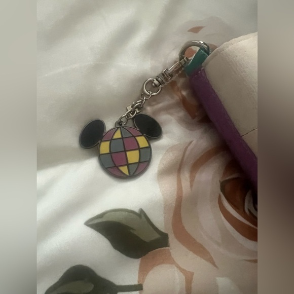 Harvey’s magic kingdom tote - Picture 5 of 12